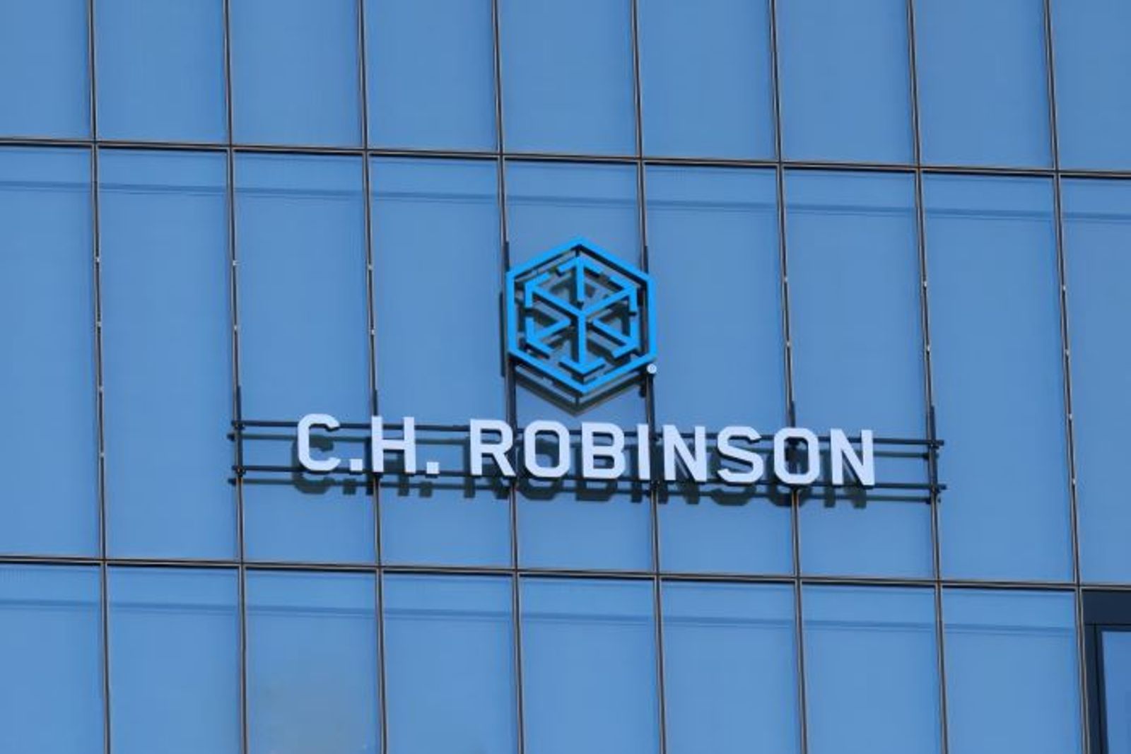 C.H. Robinson’s forwarding business faces muddy Q2 on China uncertainty