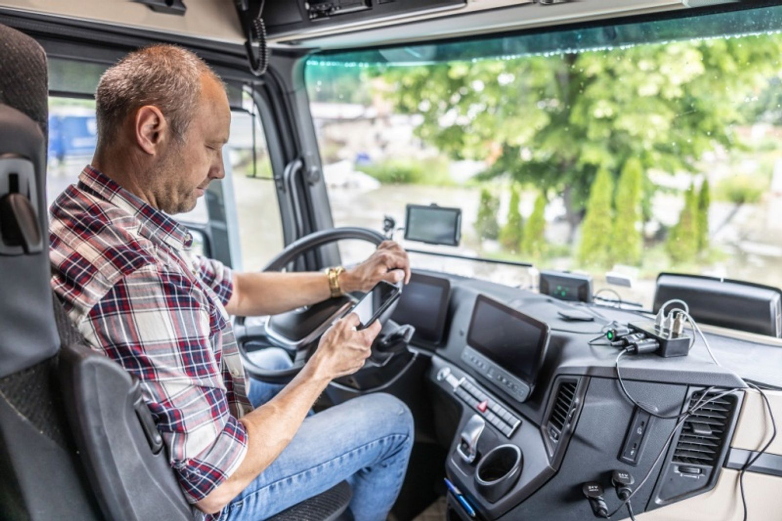 Logistics vets bridging shipper-small carrier divide sans broker