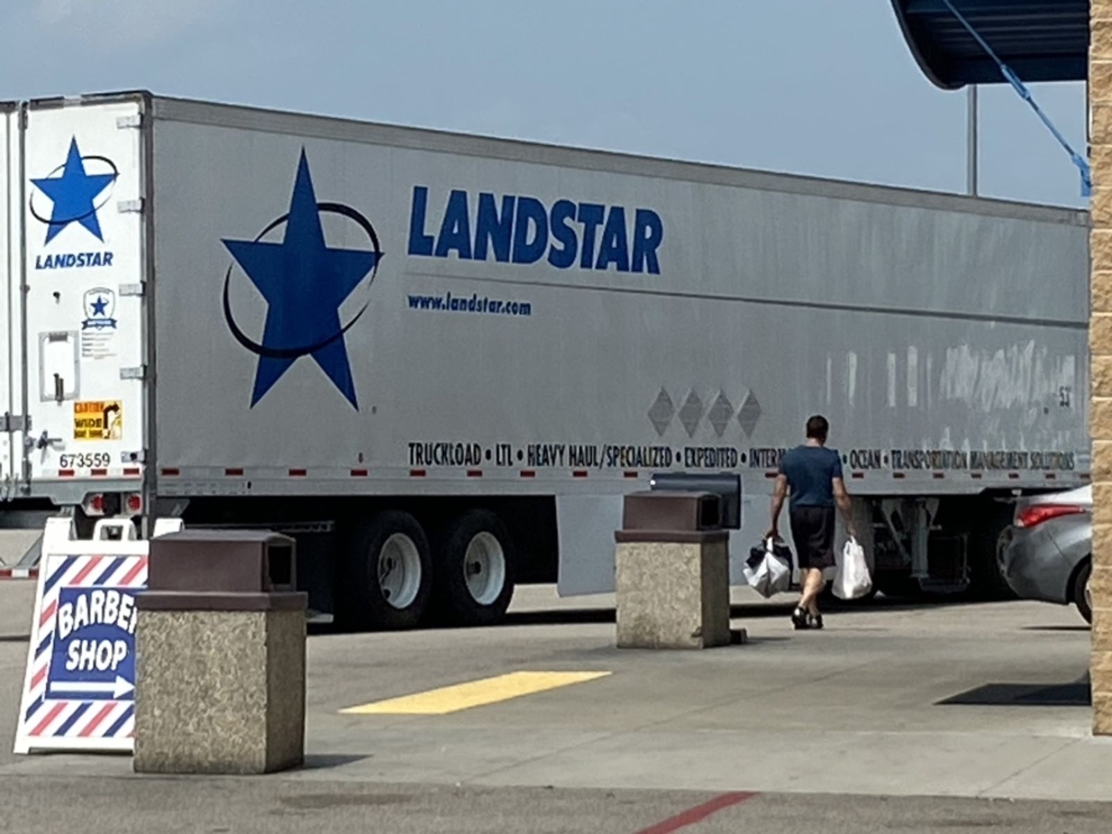 Large truckload carriers make capacity cuts, but trucks reenter the market