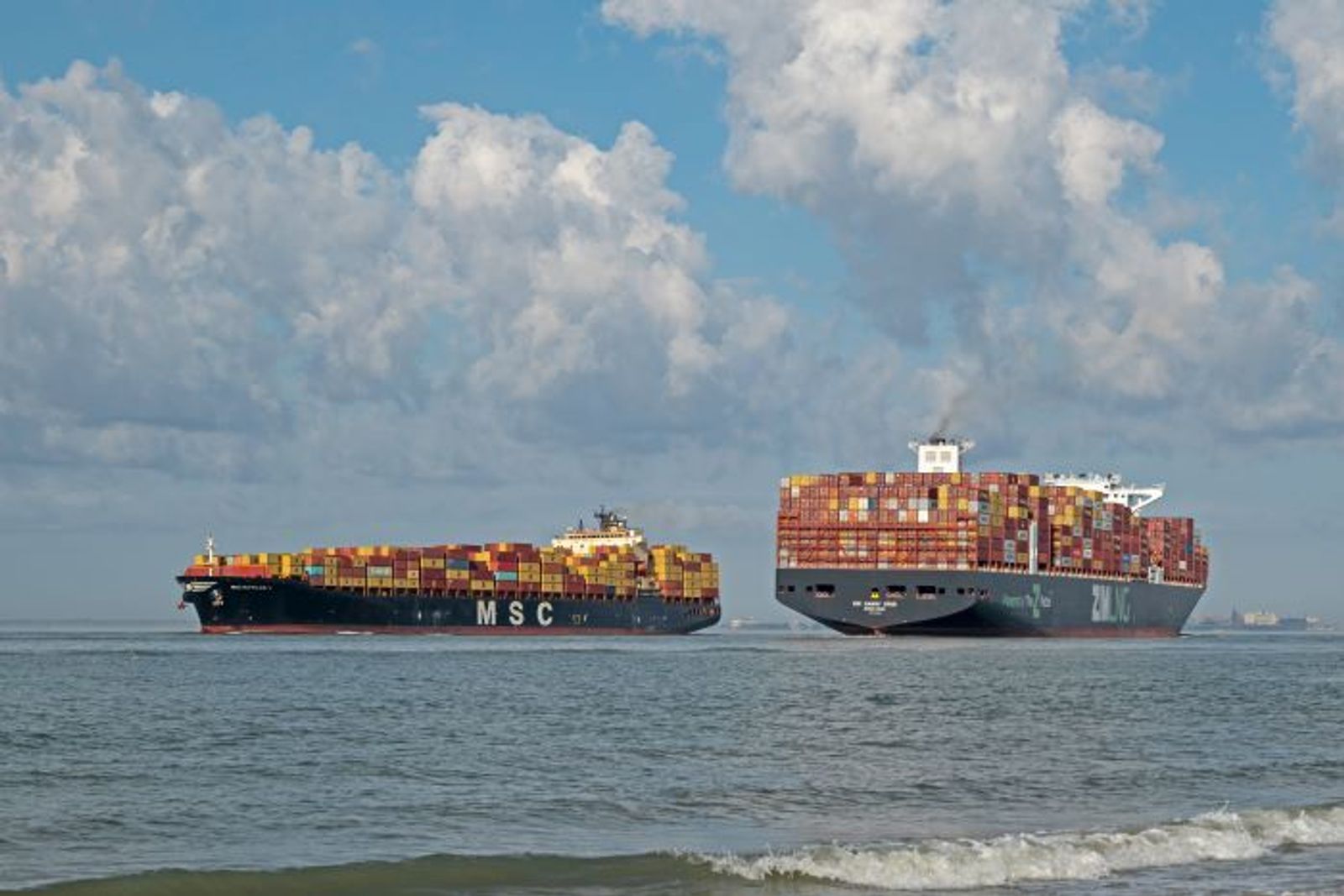 MSC, Zim plan to rework Asia-US Gulf network as demand drops