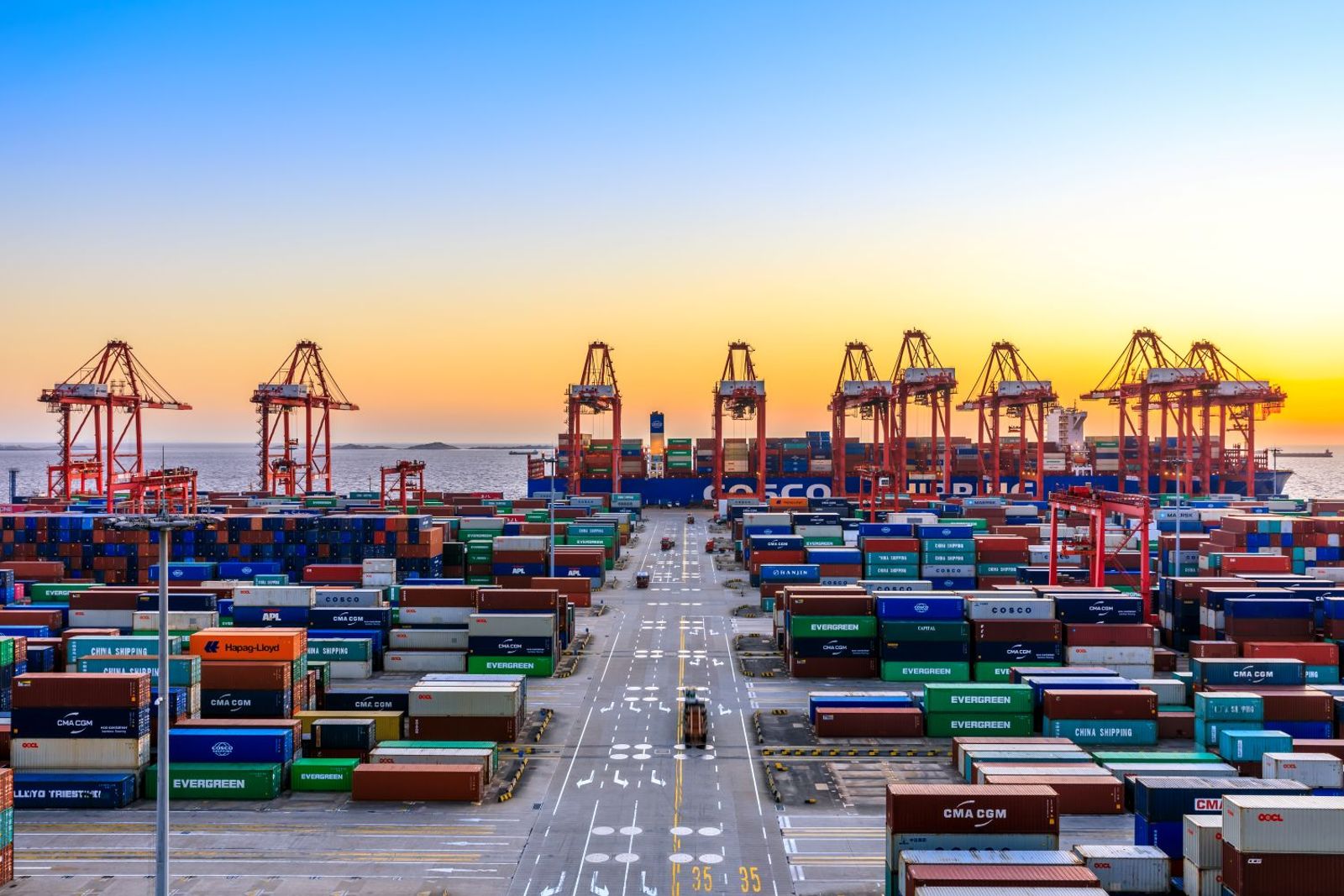US tariff-linked cargo rush causes port congestion, box shortages in China