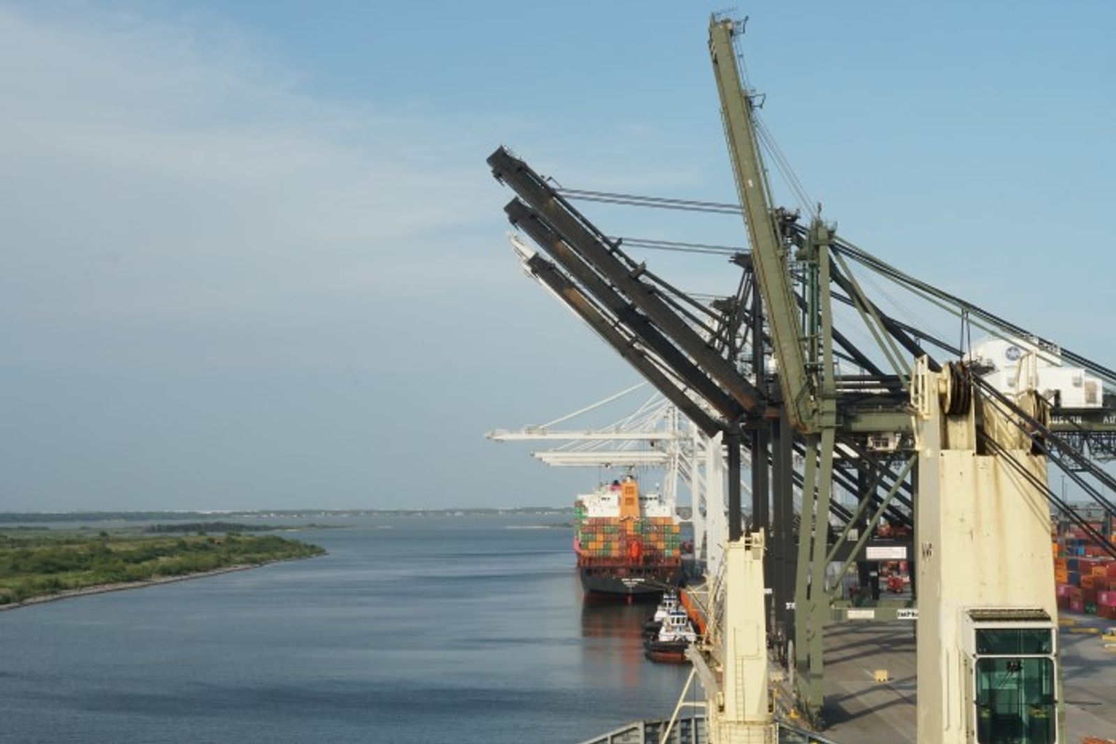Ports look to delay proposed US tariffs on Chinese-made cranes