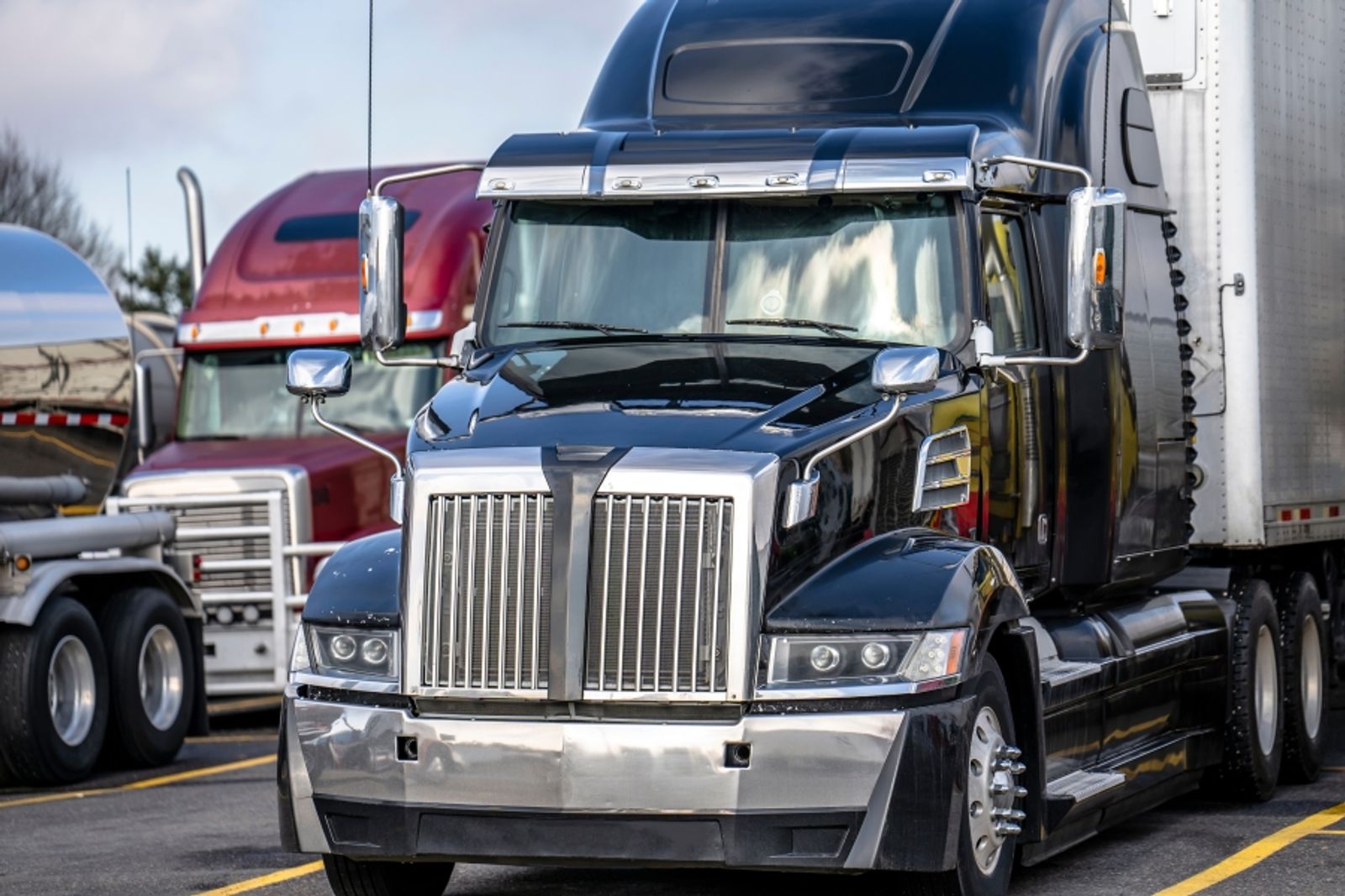 US trucking rate momentum stalls amid volume decline: Cass, PPIs