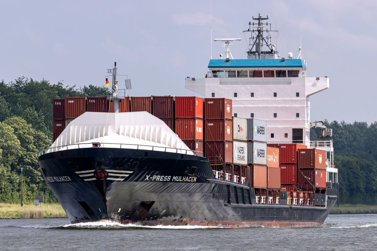 Cosco boosts feeder reach under pair of deals with X-Press