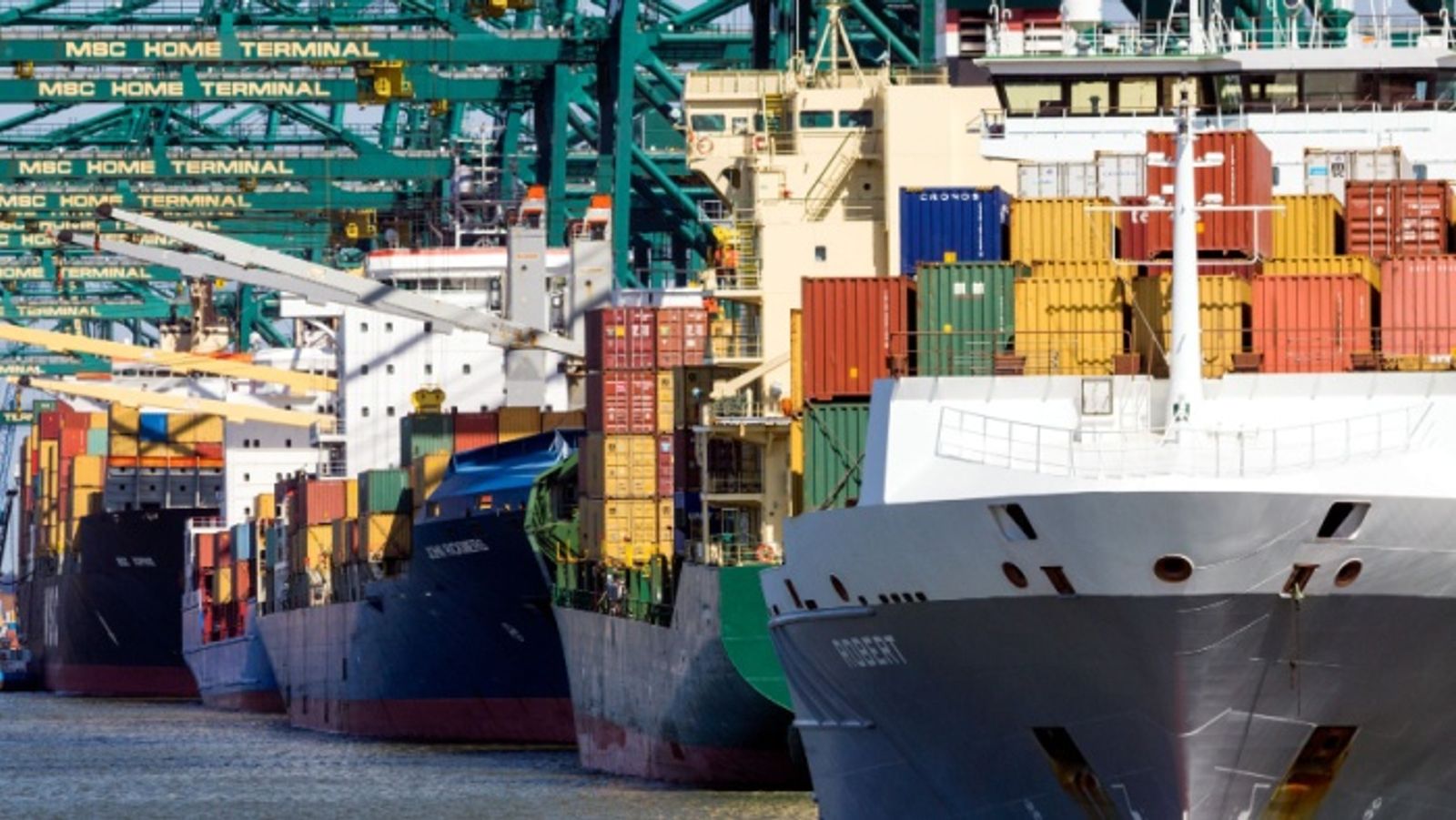 Ocean carriers adjust calls as congestion chokes European hubs