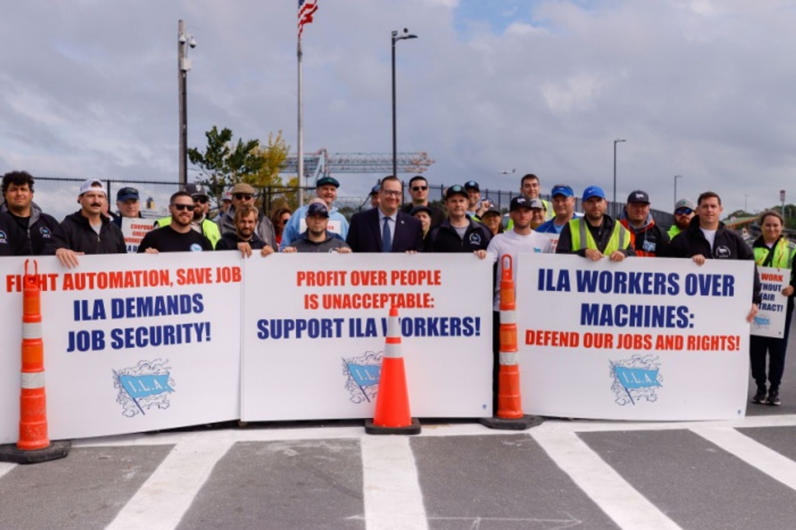 Global dockworker unions plan Lisbon gathering for anti-automation ‘call to action’