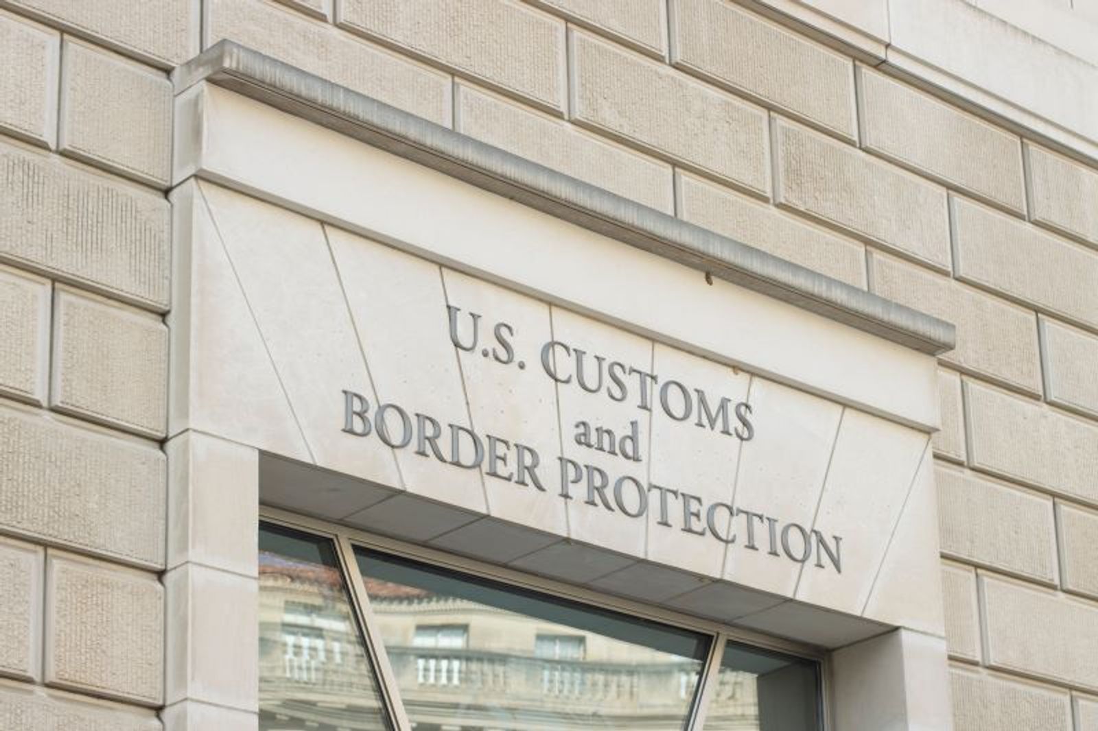 Automation, tariff pressures put onus on customs brokers to adapt