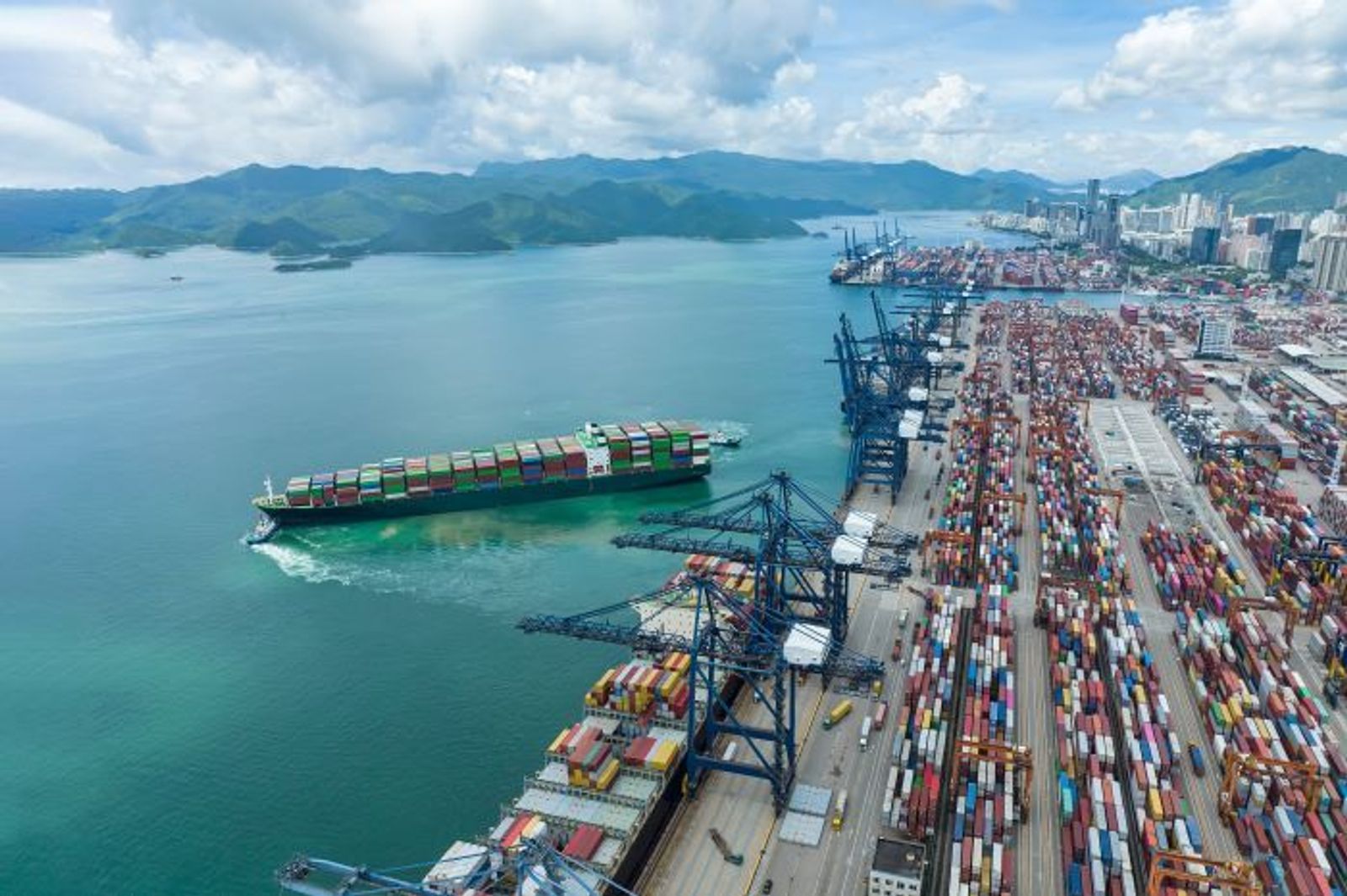 Looming August tariff deadline prompts carriers to pull trans-Pacific capacity