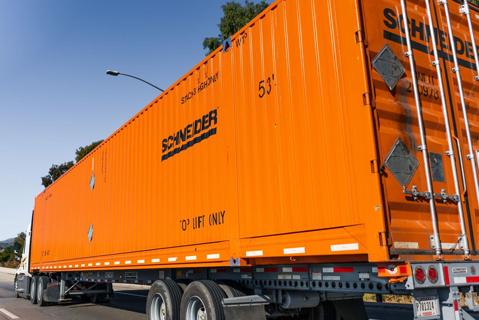 Schneider National to ‘dissolve’ Cowan brokerage arm Oct. 1 in rebranding move