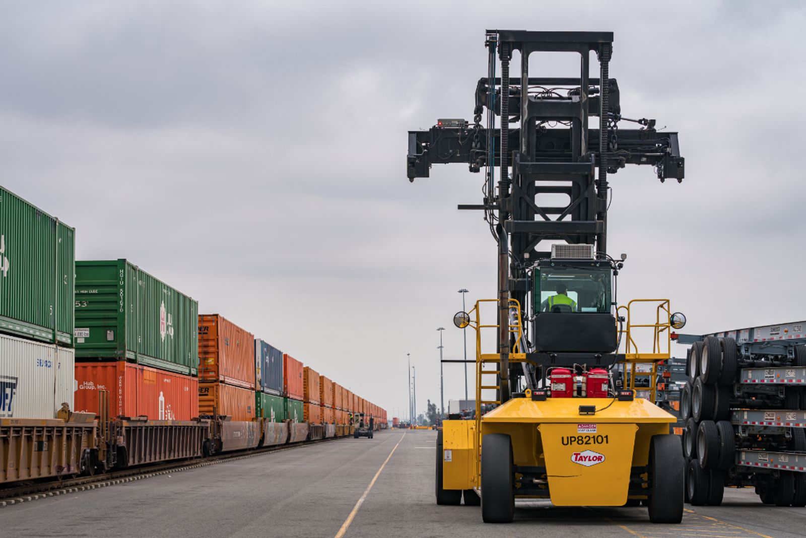 New and faster intermodal services put BNSF, UP on hunt for truck freight