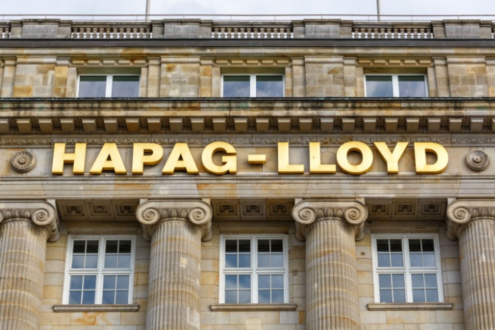 High cost of Gemini transition drags on Hapag-Lloyd's H1 result