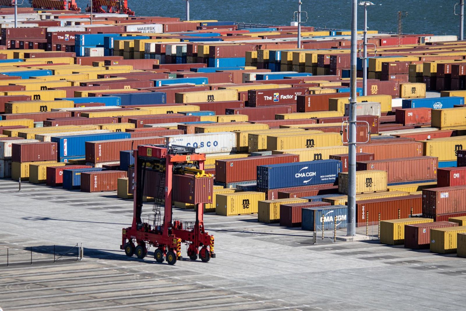 Shipper groups say terminal deals will bring labor peace to Australia’s wharves