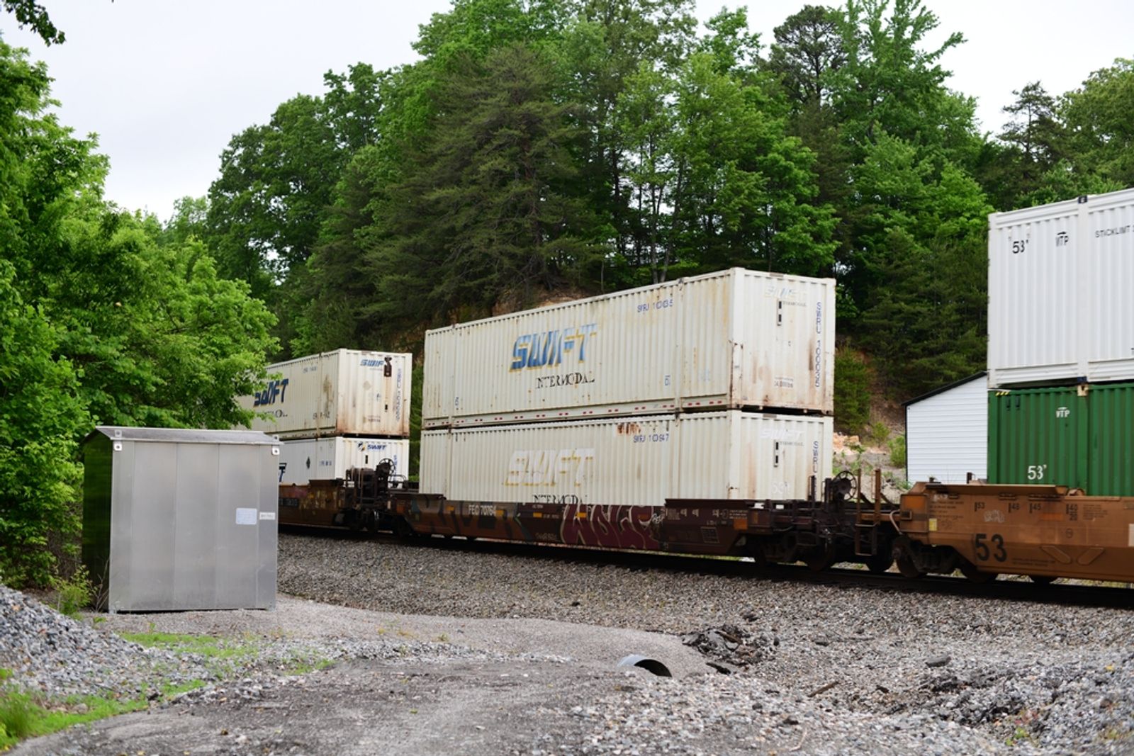 Knight-Swift says it backs Union Pacific-Norfolk Southern deal