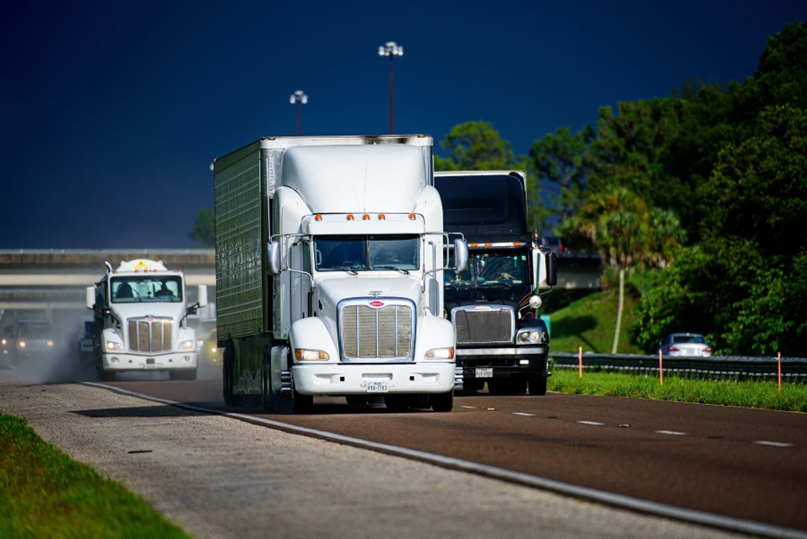 ‘Excess’ truck capacity to linger through 2027: FTR