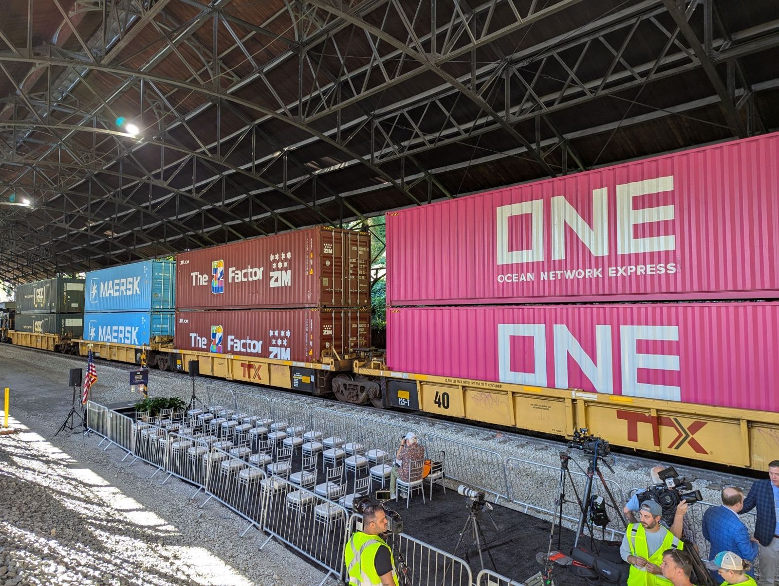 CSX restarts Baltimore tunnel service for double-stack in 2026