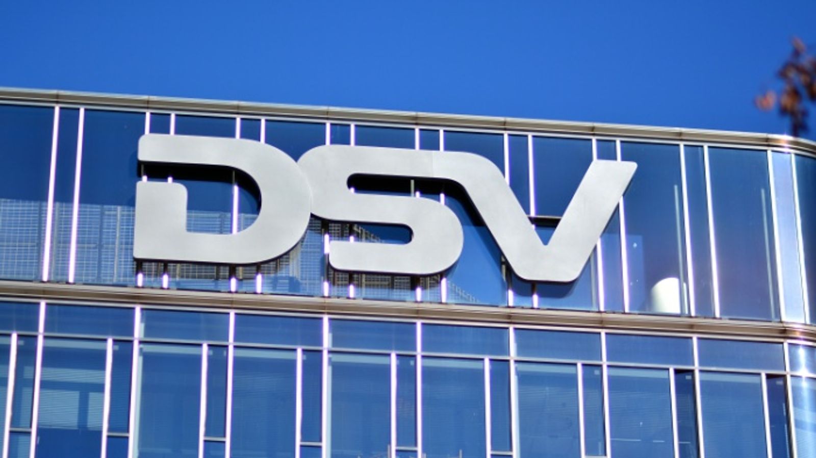 Rival Kuehne + Nagel circles DSV customers as ocean tender season nears