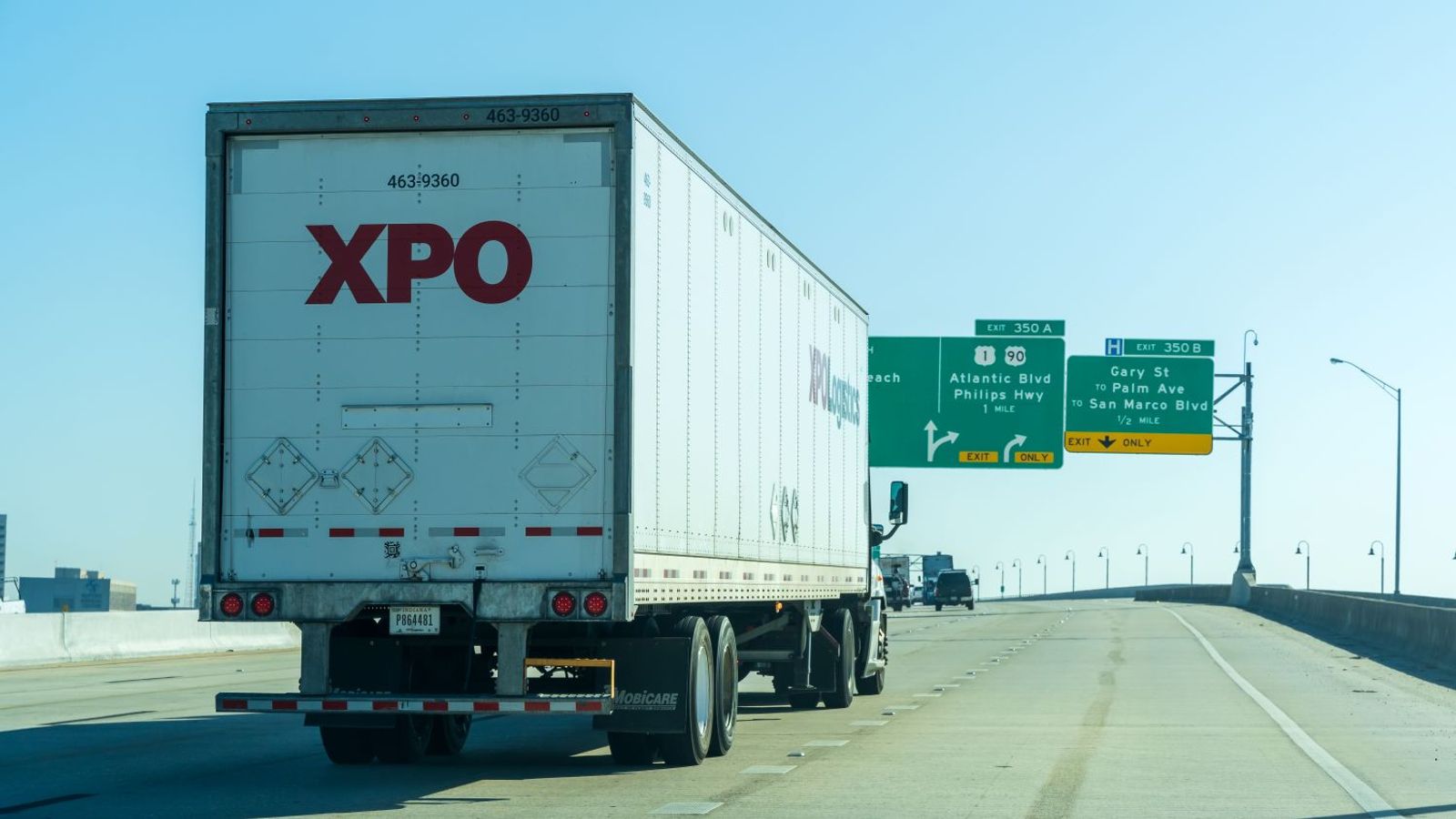 Top LTL carriers maintain profit while planning paths to freight recovery