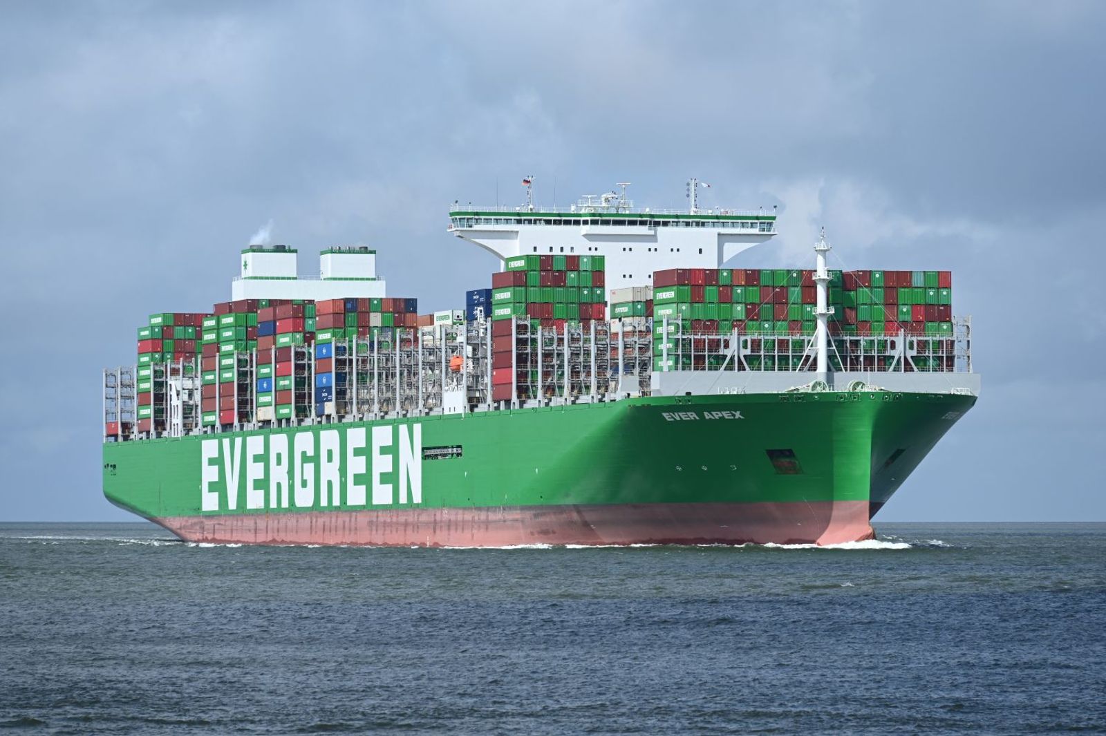 Evergreen says will spend almost $3 billion on 14 new LNG-fueled ships