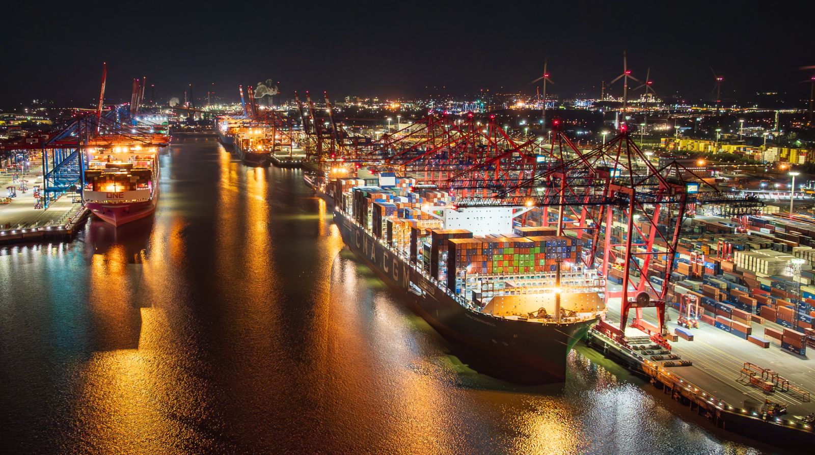 Robust Asia, Europe trade drives up Hamburg's container volumes