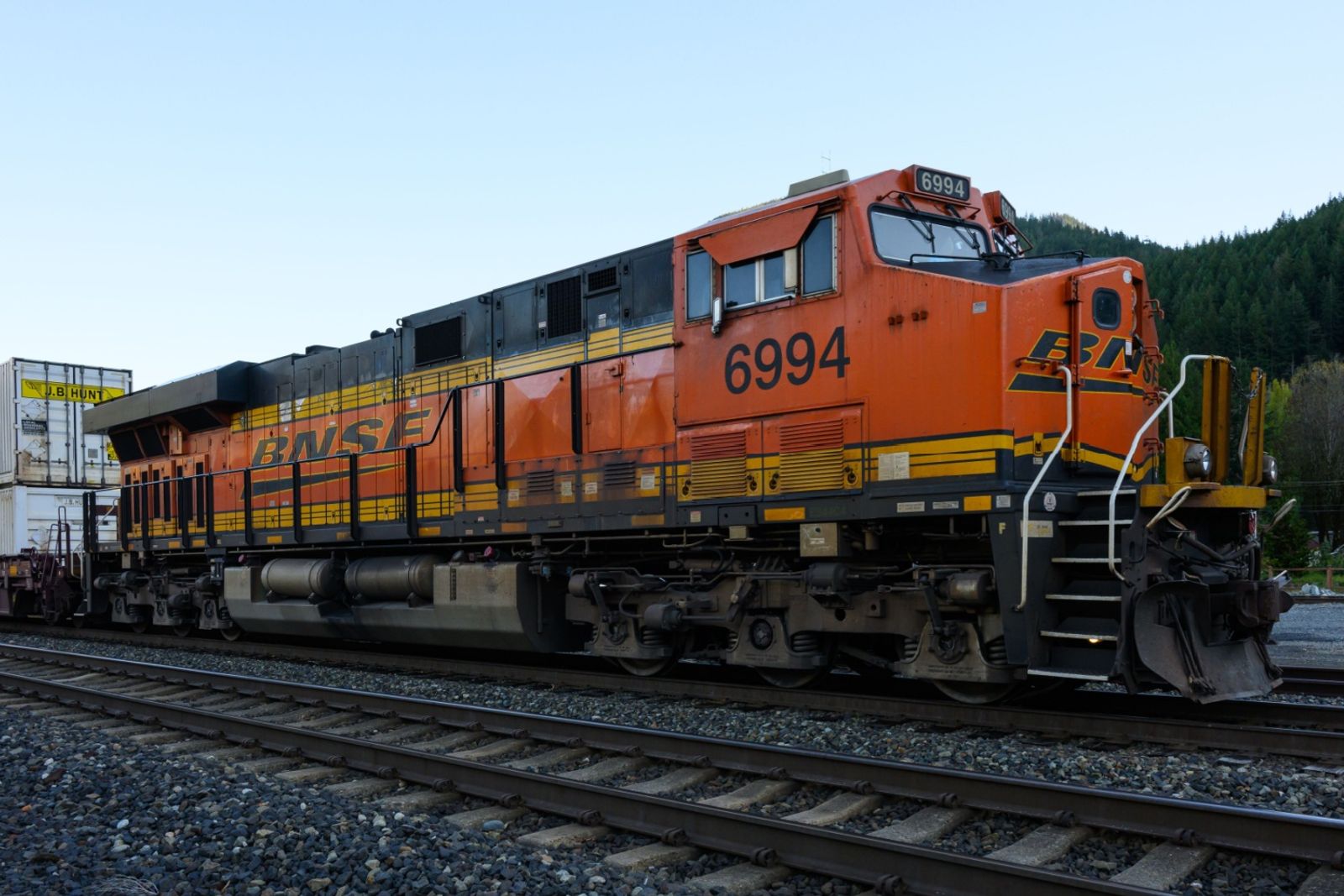 BNSF, CSX launch faster cross-country intermodal service