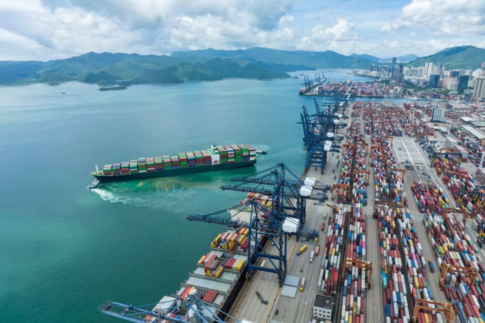 Reliance on contracts results in unused truckload, ocean capacity: study