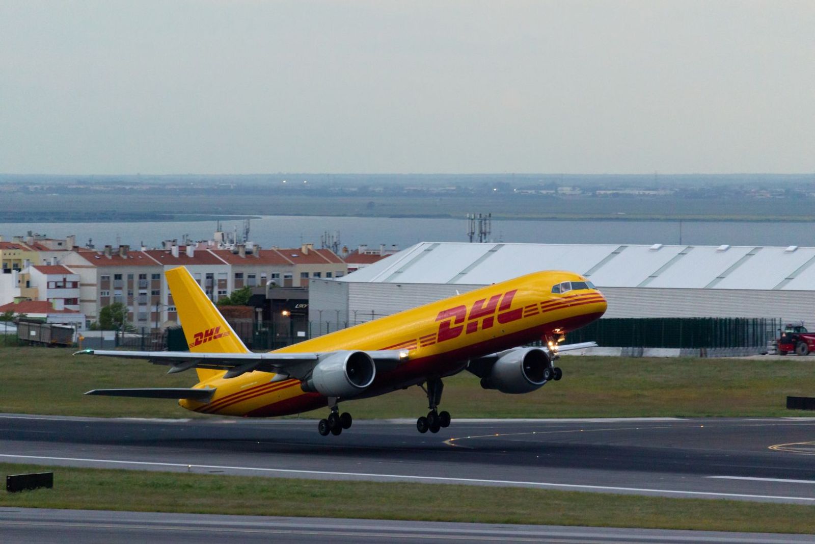 Middle East transshipment options to emerge in the coming days: DHL CEO