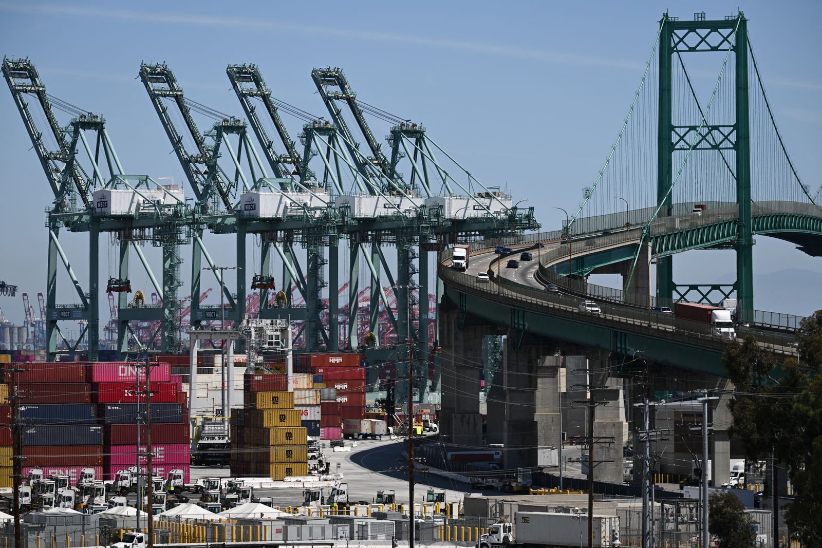 LA terminals to extend gates to mitigate disruption during bridge closure 