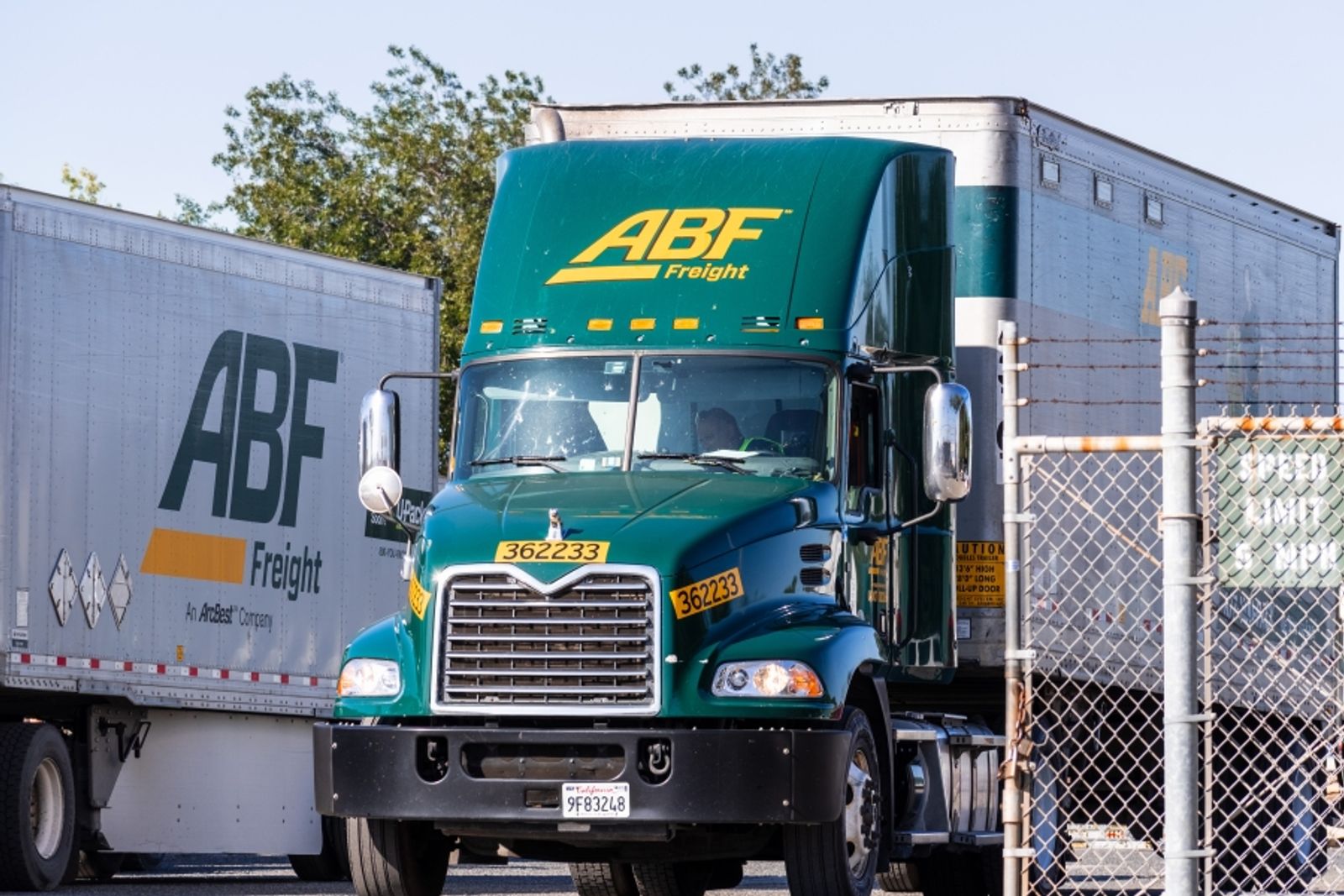 ArcBest trims LTL network, merges truckload, logistics subsidiaries