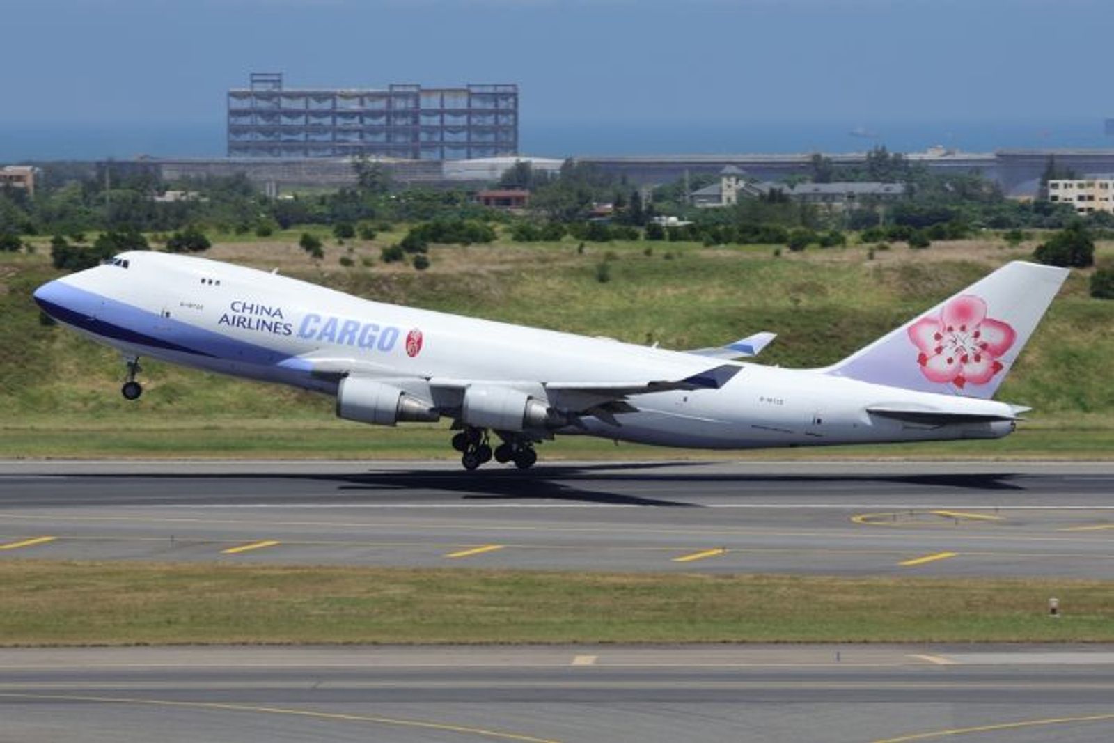 Asian exports lift air freight demand as summer slowdown fails to bite