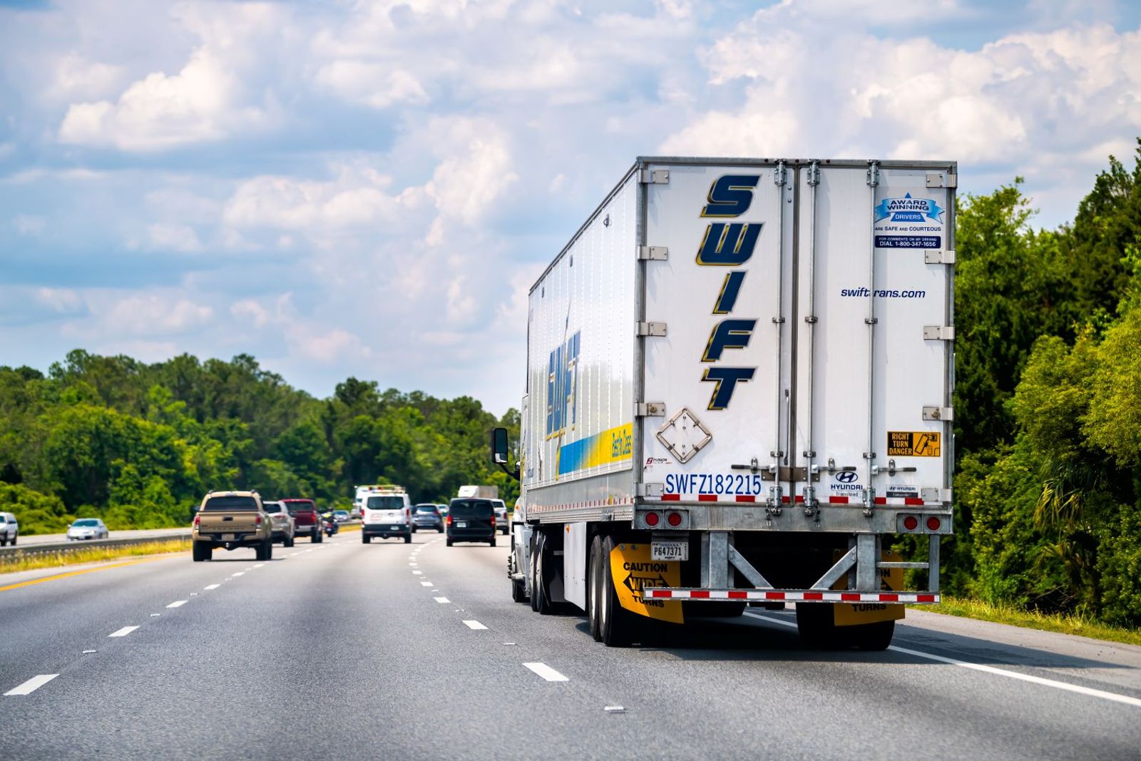 Knight-Swift sees chance to expand driver workforce without broad pay increases